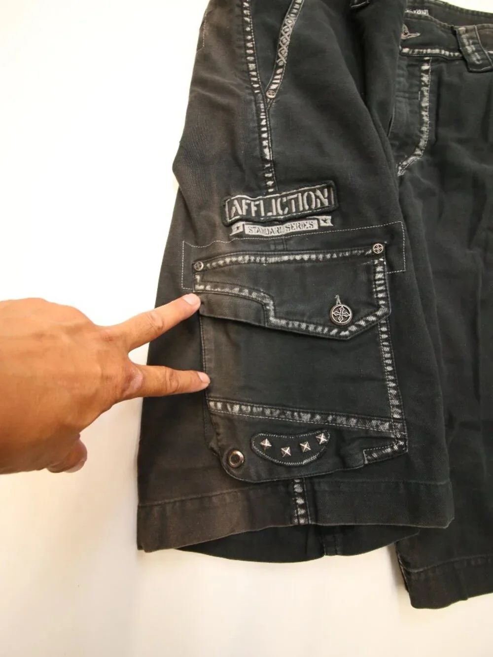 Affliction Faded Black Cargo Studded Shorts Mens 36 Heavy Canvas Y2K READ FADES